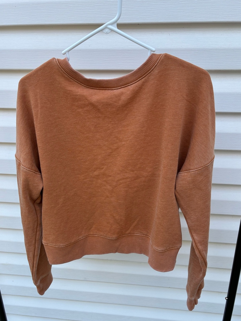 Women's Scoopneck Cropped Sweater - Rust Brown